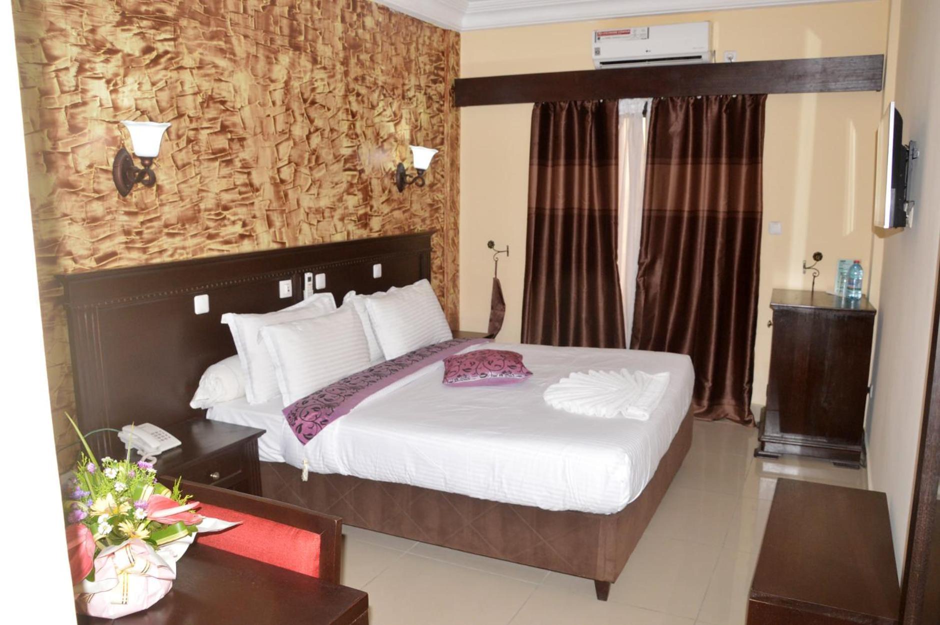 Hotel Vallee Des Princes 杜阿拉 外观 照片