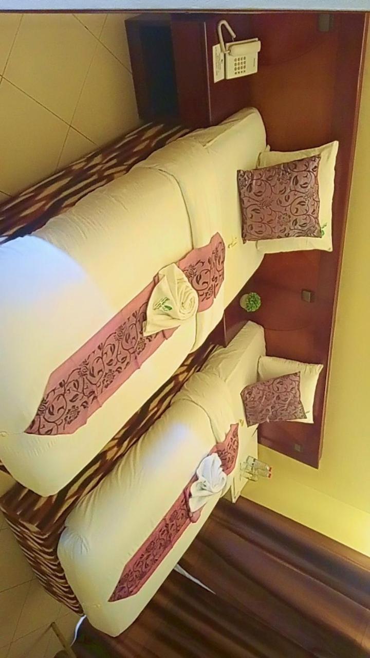 Hotel Vallee Des Princes 杜阿拉 外观 照片